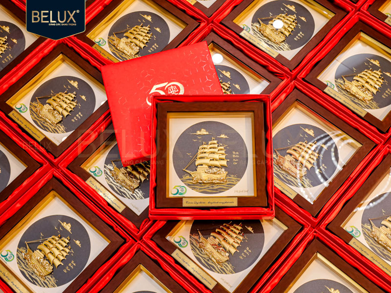 Lô 230 tranh thuyền Vinacontrol Đà Nẵng 20x20cm dát vàng 24k thiết kế theo yêu cầu